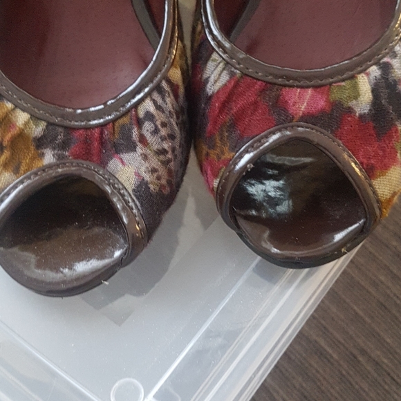 Stunning Madden Girl Flower Print Pump. - Picture 5 of 6